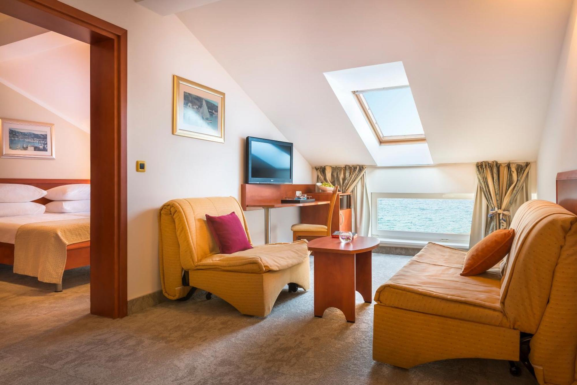 Suite 22 Seaside,1277290360:JPEG